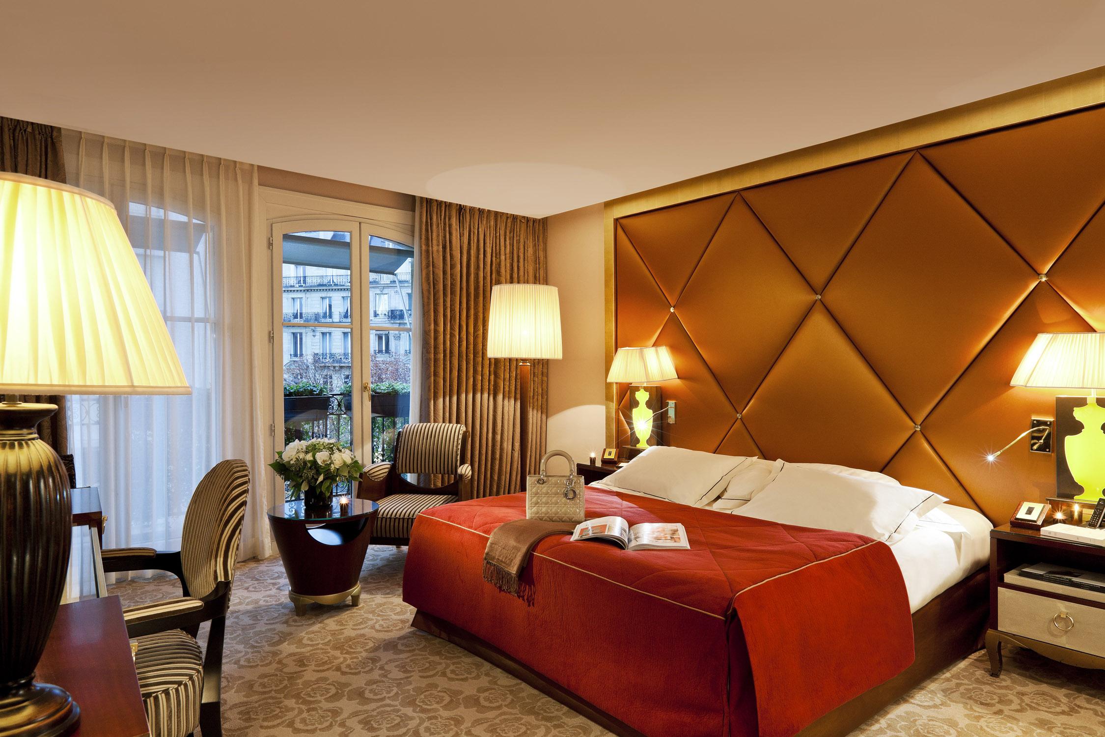 Like room. Le Fouquet's Paris отель. Fouquet's Barriere Paris номера. Hotel Barriere le Fouquet's, Paris 5*. Номер в пятизвездочном отеле Париж.